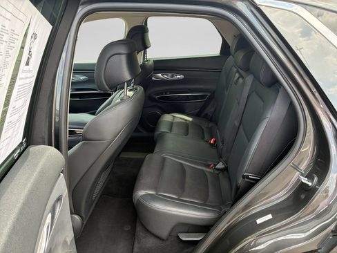 Used 2025 Genesis GV70 2.5T AWD/4WD image 22