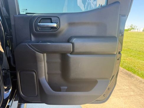 Used 2024 Chevrolet Silverado 1500 Custom Trail Boss w/ Turbomax Blackout Package AWD/4WD image 14