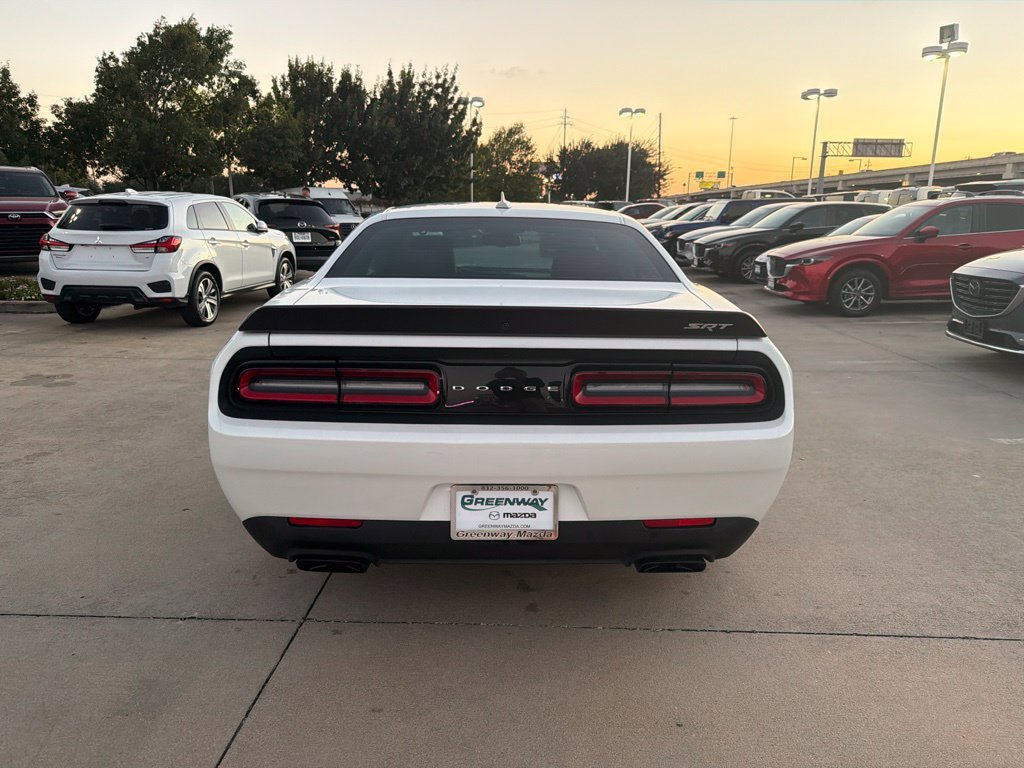 Used 2016 Dodge Challenger SRT Hellcat RWD image 4