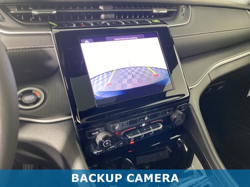 New 2025 Jeep Grand Cherokee L Altitude image 4