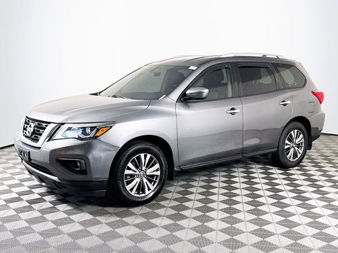 Used 2019 Nissan Pathfinder S AWD/4WD image 4