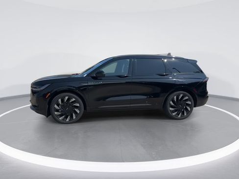 Certified 2024 Lincoln Nautilus Reserve w/ Equipment Group 203A AWD/4WD image 8