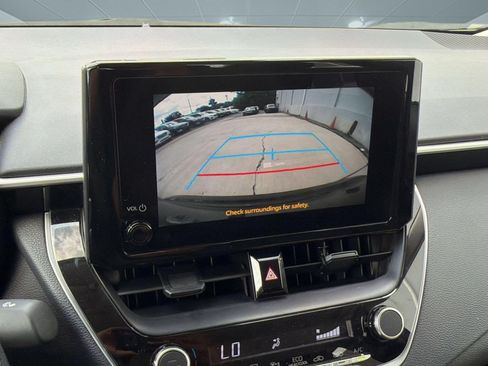 Used 2025 Toyota Corolla LE FWD image 24
