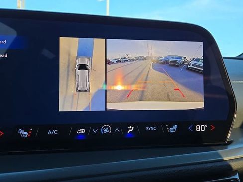 New 2026 Chevrolet Traverse LT image 24