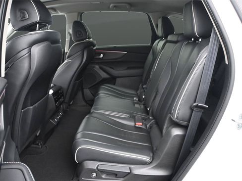 Used 2023 Acura MDX SH-AWD w/ Advance Package image 9