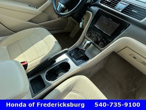 Used 2015 Volkswagen Passat TDI SE FWD image 20