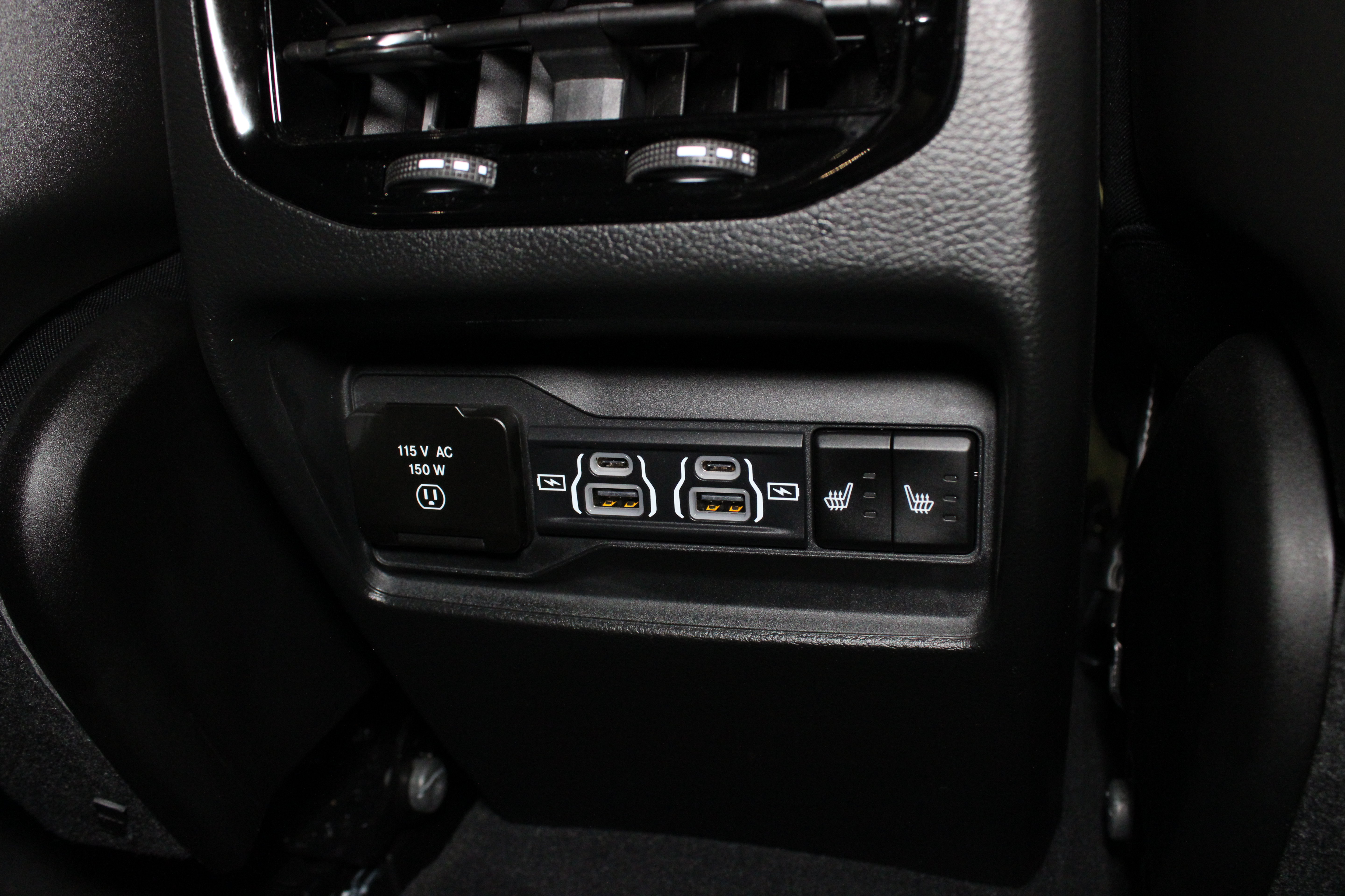 Used 2025 Jeep Grand Cherokee Limited AWD/4WD image 16