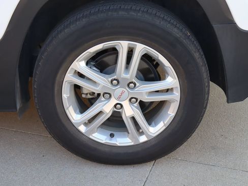 Used 2022 GMC Terrain SLE w/ Driver Convenience Package FWD image 26