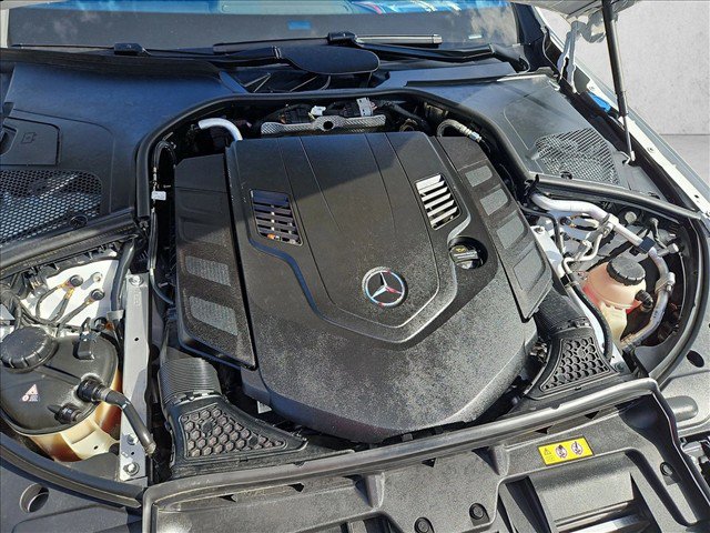 Used 2025 Mercedes-Benz S 580 4MATIC Sedan image 25
