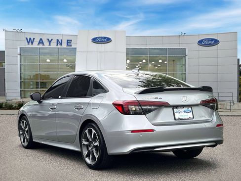 Used 2025 Honda Civic Sport Touring image 4