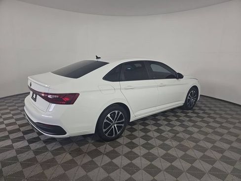 Used 2025 Volkswagen Jetta Sport FWD image 3
