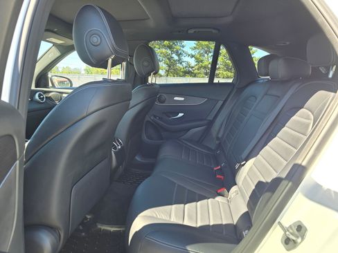 Used 2022 Mercedes-Benz GLC 300 4MATIC image 12