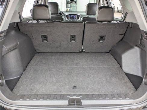 Used 2023 GMC Terrain SLT image 26