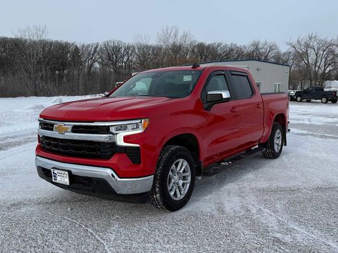 Used 2022 Chevrolet Silverado 1500 LT image 1