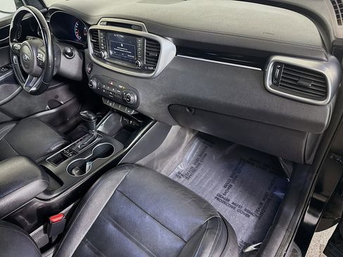Used 2016 Kia Sorento SX image 30