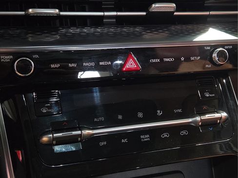 Used 2024 Kia Carnival SX Prestige FWD image 23