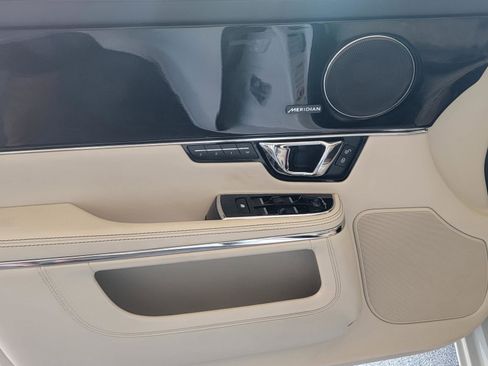 Used 2014 Jaguar XJ L Portfolio AWD/4WD image 7