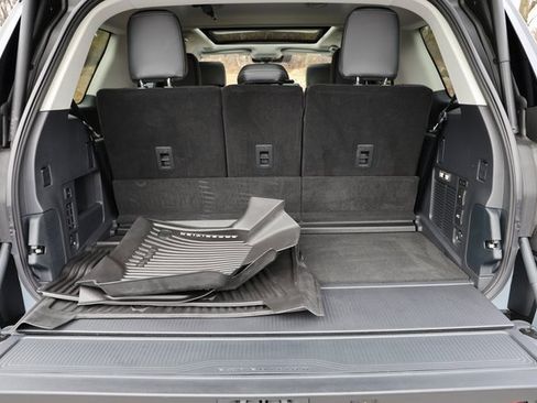 Used 2025 Ford Expedition Platinum w/ Driver's Package image 9