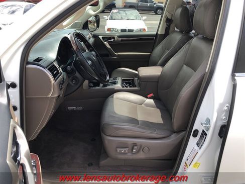 Used 2017 Lexus GX 460 Luxury w/ Preferred Accessory Package AWD/4WD image 12