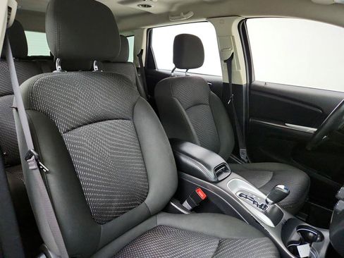 Used 2019 Dodge Journey SE w/ Premium Group FWD image 25