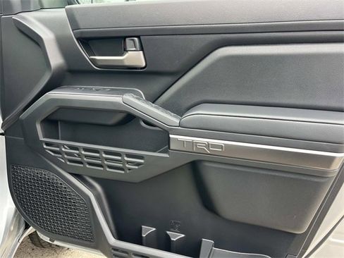 Used 2025 Toyota Tacoma TRD Off-Road image 25