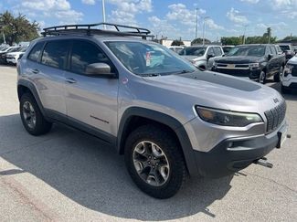 Used 2019 Jeep Cherokee Trailhawk AWD/4WD video 1