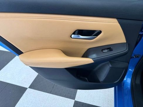 Used 2022 Nissan Sentra SV w/ SV Premium Package FWD image 18