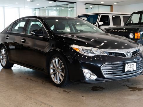 Used 2015 Toyota Avalon XLE Touring image 3