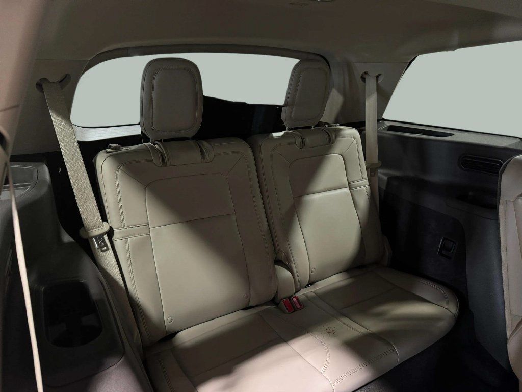 Used 2023 Lincoln Aviator Reserve w/ Equipment Group 201A AWD/4WD image 25