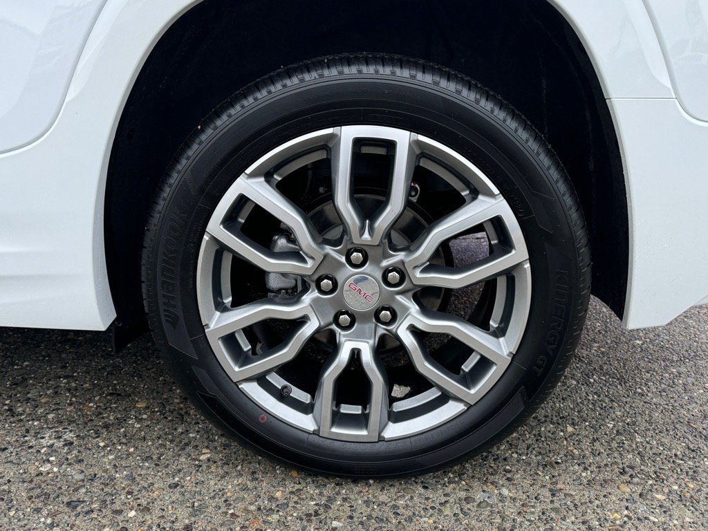 Used 2024 GMC Terrain Denali AWD/4WD image 4