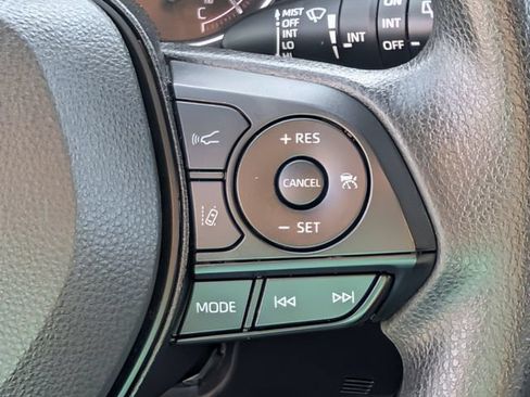 Used 2025 Toyota RAV4 XLE FWD image 20
