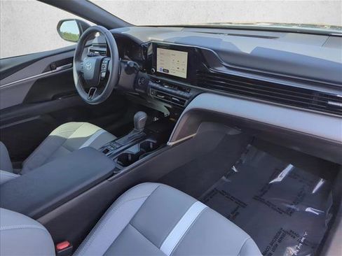Used 2025 Toyota Camry SE w/ Convenience Package FWD image 22