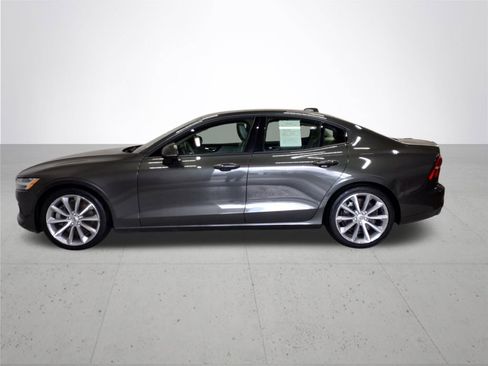 Used 2021 Volvo S60 T6 Momentum w/ Advanced Package AWD/4WD image 10