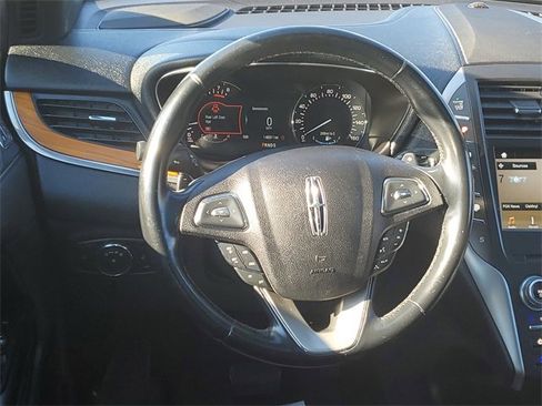 Used 2017 Lincoln MKC Reserve image 11