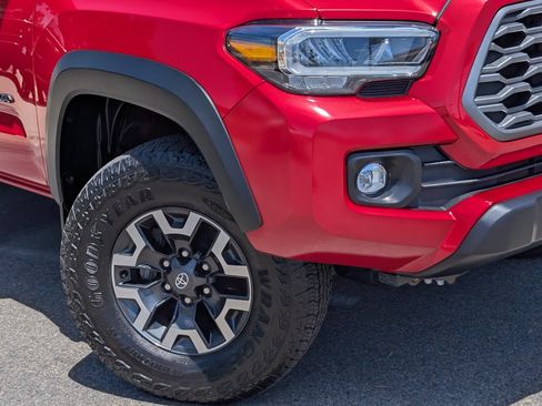 Used 2023 Toyota Tacoma TRD Off-Road w/ TRD Premium Off Road Package AWD/4WD image 10