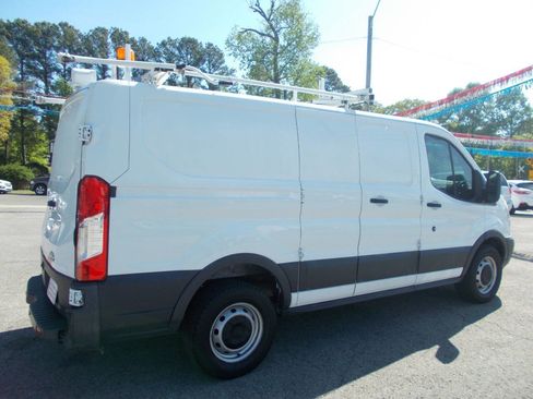Used 2015 Ford Transit 250 130 Low Roof RWD image 3