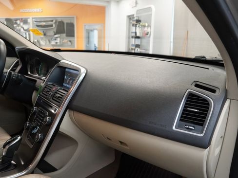 Used 2014 Volvo XC60 T6 image 28