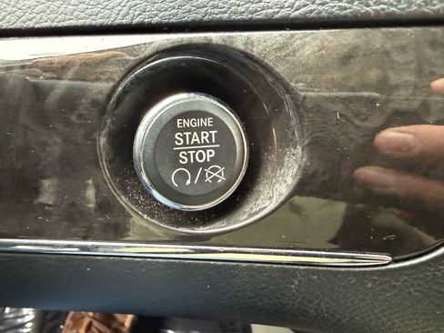 Used 2012 Chrysler Town & Country Touring-L w/ Entertainment Group #2 image 20