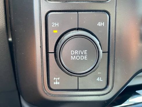 Used 2023 Ford F250 Lariat w/ Sport Appearance Package AWD/4WD image 35