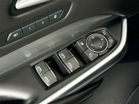 Used 2025 Cadillac XT4 Premium Luxury FWD image 27