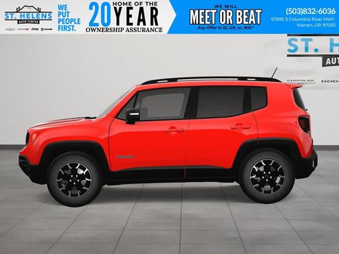 New 2023 Jeep Renegade Latitude w/ Sun/Sound Group image 4