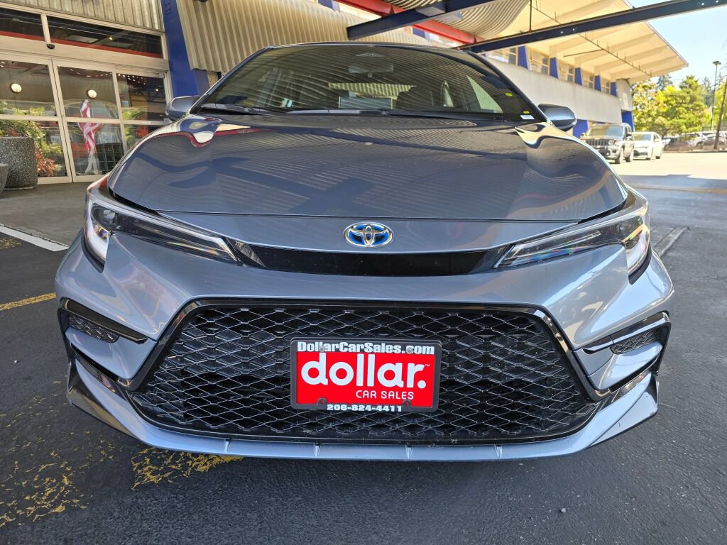 Used 2025 Toyota Corolla SE w/ SE Premium Package FWD image 2