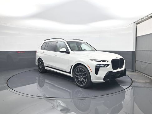 Used 2024 BMW X7 xDrive40i w/ Executive Package AWD/4WD image 1