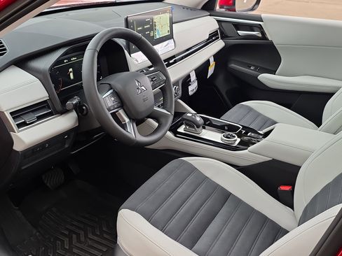 New 2026 Mitsubishi Outlander SE FWD image 12