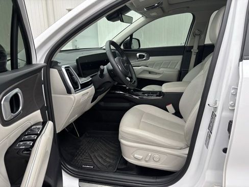Used 2024 Kia Sorento SX image 13