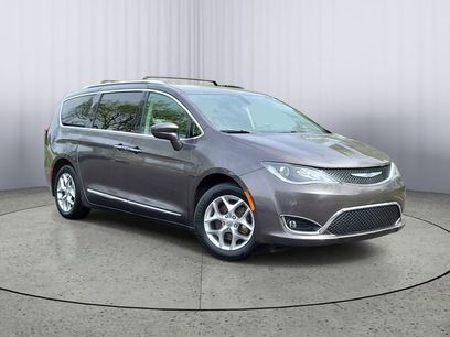 Used 2020 Chrysler Pacifica Touring-L w/ Tire & Wheel Group