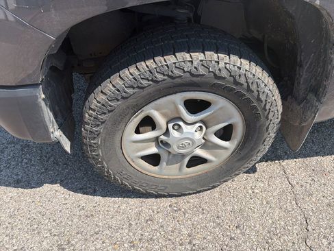 Used 2015 Toyota Tundra SR RWD image 2