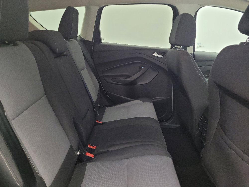 Used 2017 Ford Escape SE w/ Equipment Group 201A FWD image 19