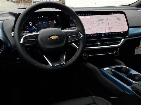 New 2026 Chevrolet Equinox EV LT image 5