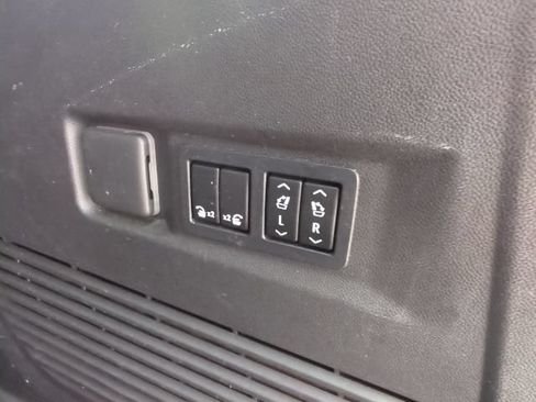Used 2022 Chevrolet Tahoe High Country AWD/4WD image 40